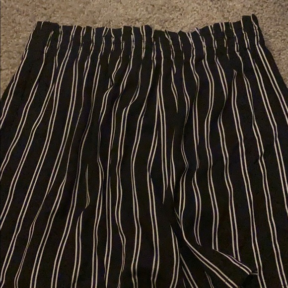 Striped crepe shorts - Picture 4 of 4